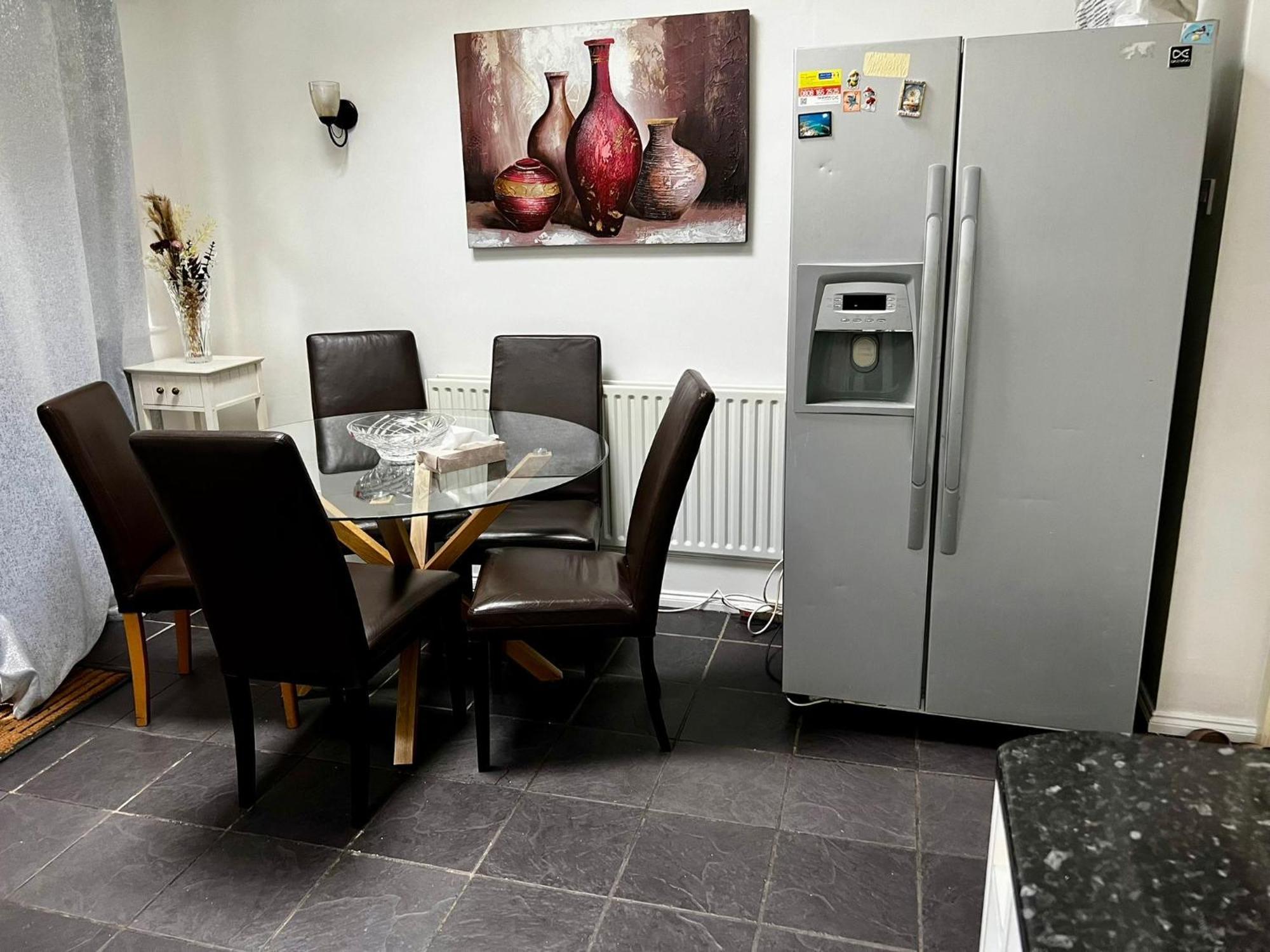 Modern & Cozy 3 Bed House. Holiday home Coventry