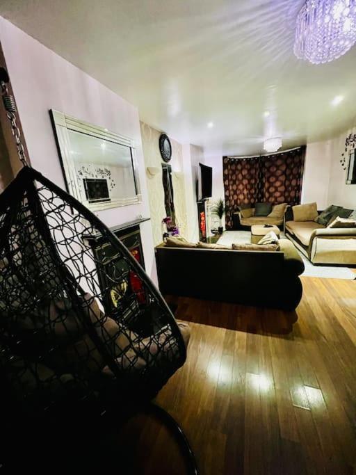 Modern & Cozy 3 Bed House. Holiday home