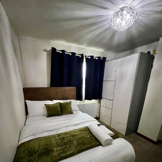 Holiday home Modern & Cozy 3 Bed House. *